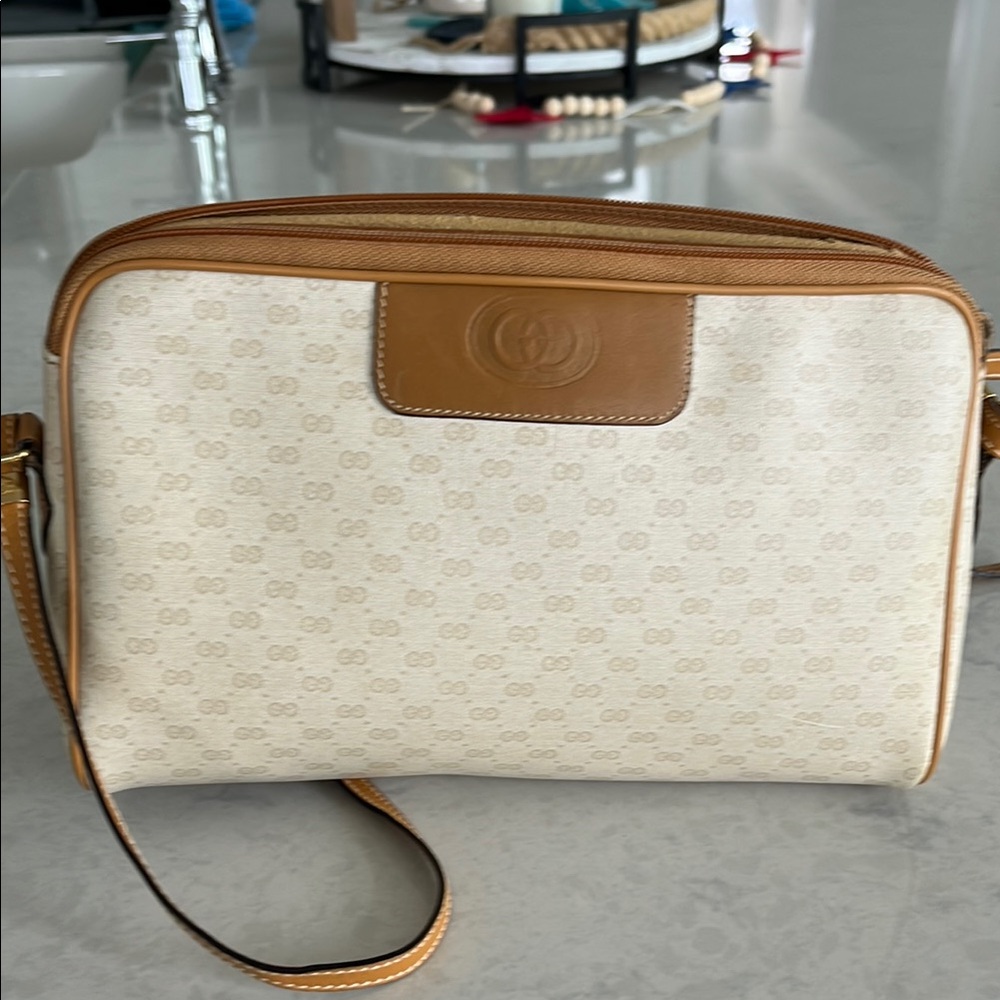 Vintage Gucci 10x6 cross body